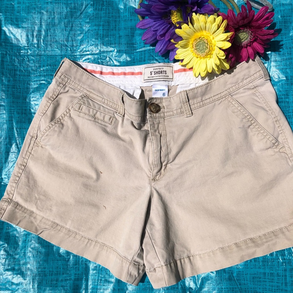 Old Navy Women’s Shorts - Size 6